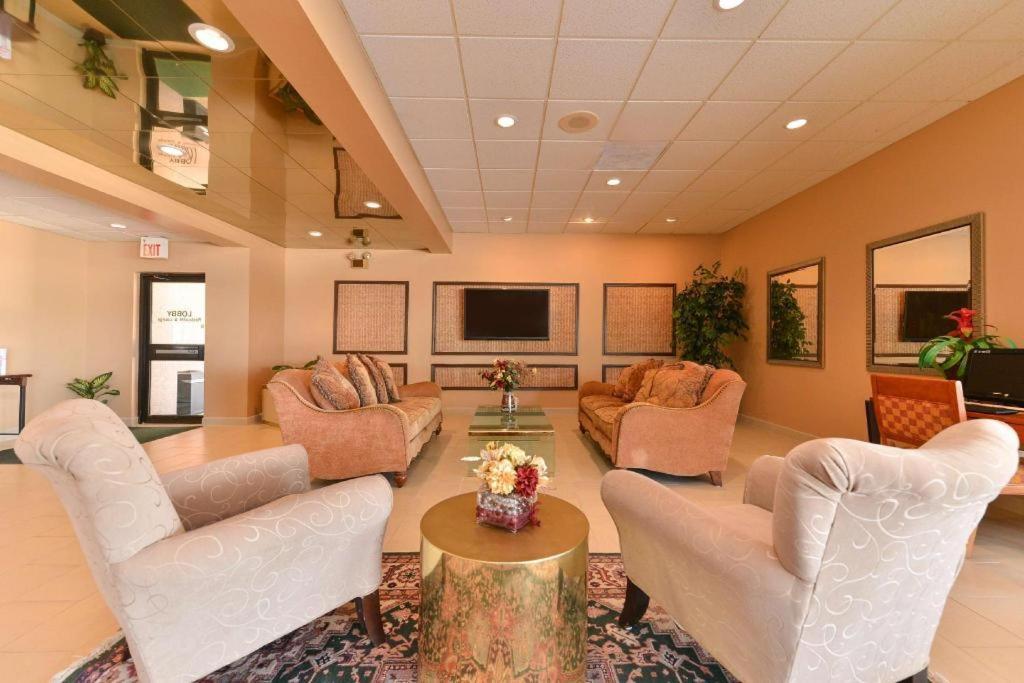 Americas Best Value Inn & Suites Виктория Экстерьер фото