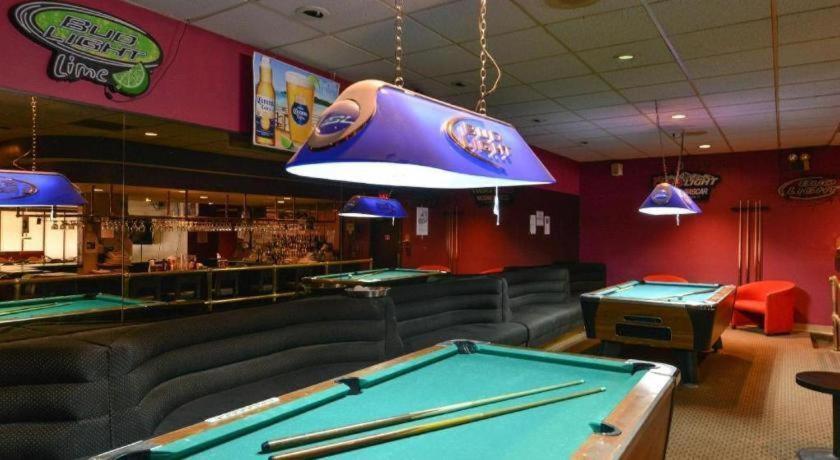 Americas Best Value Inn & Suites Виктория Экстерьер фото
